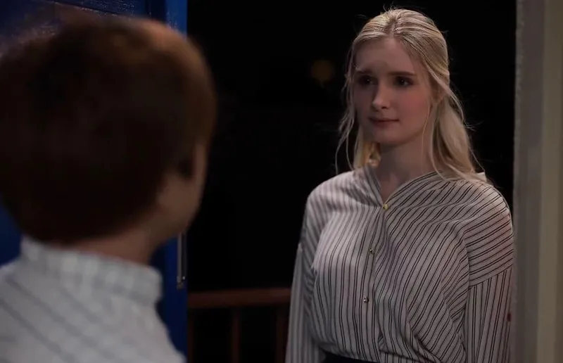 Cô đơn nơi xứ lạ với chồng yêu già, vợ yêu tây được ông anh hàng xóm an ủi