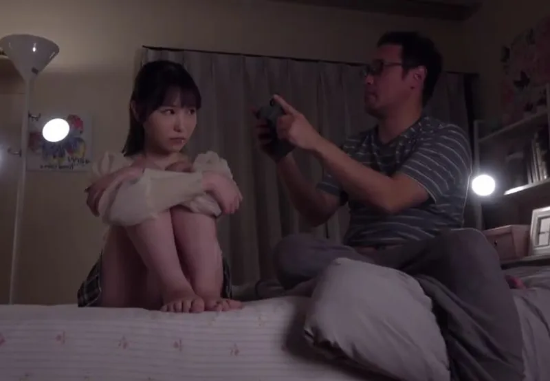 Mẹ tái hôn, bảo bối khổ tâm bị bố dượng đâm cả lỗ trên lẫn lỗ dưới