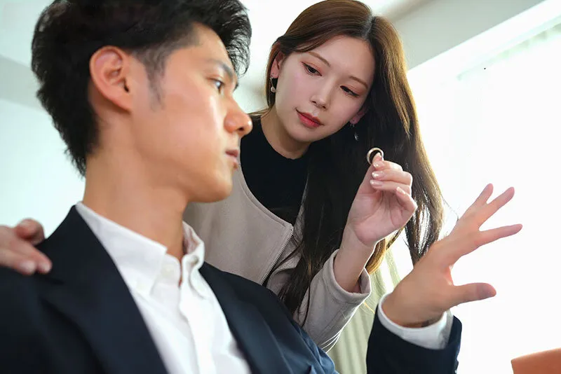 Người vợ đi đi giã ngoại, gã chồng ở nhà bị nhỏ em người vợ gạ quan hệ không trượt phát nào