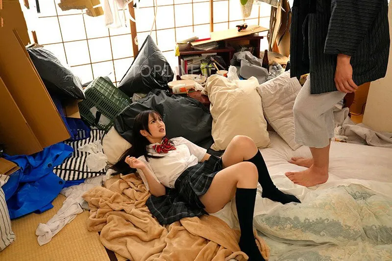 Gõ cửa phàn nàn vì tiếng ồn của gã cạnh nhà, nữ bắt ngờ bị túm lấy